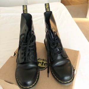Doc Martens Clemency boots